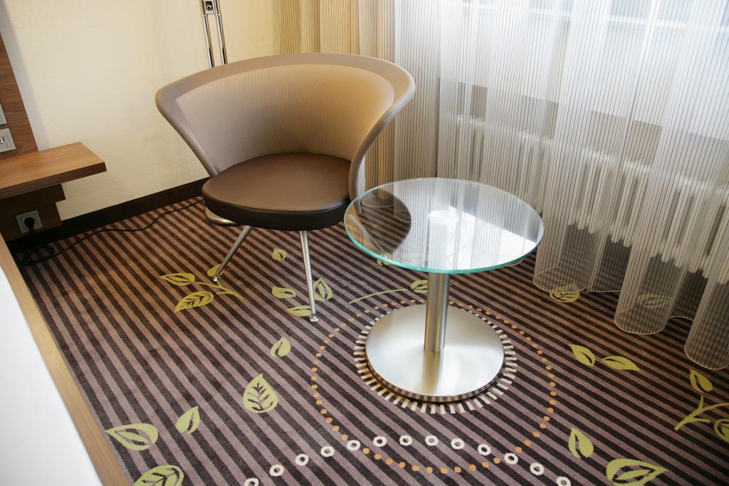 Hotel Fuchsen Kirchheim unter Teck Kamer foto